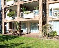 Luxuriöse Garten-Wohnung 
in Düsseldorf - Golzheim